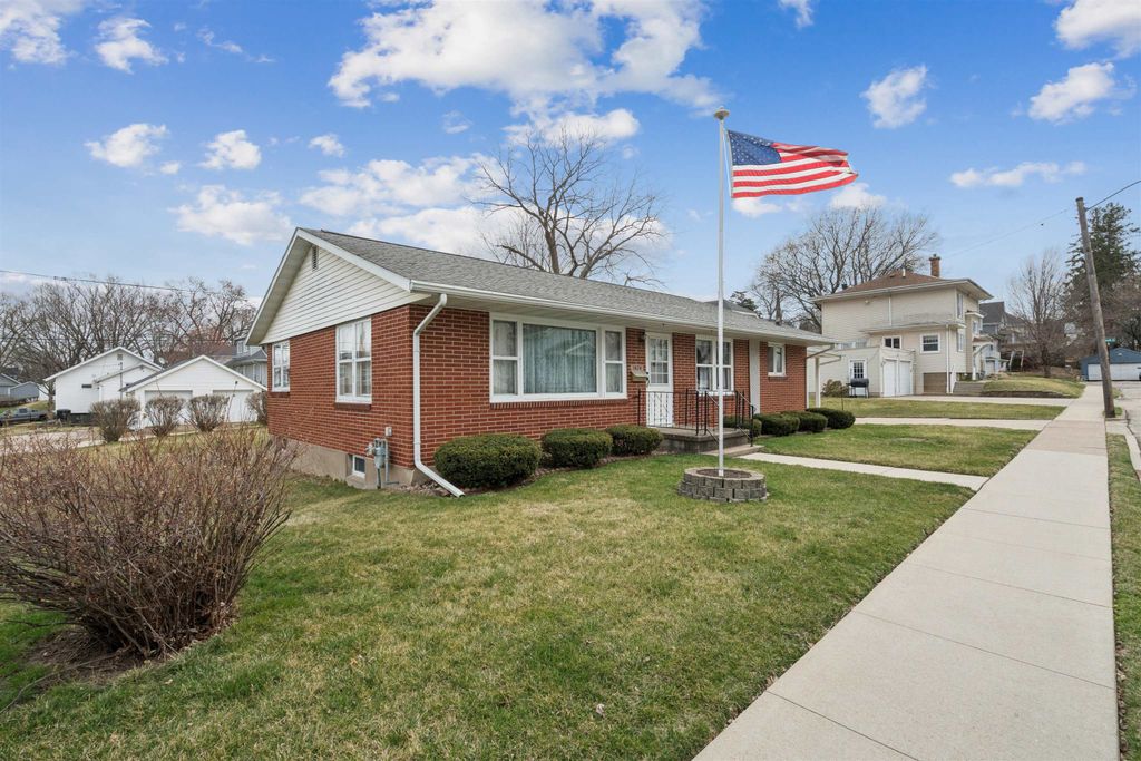 Photo of Dubuque, IA 52001 (MLS # 154345)