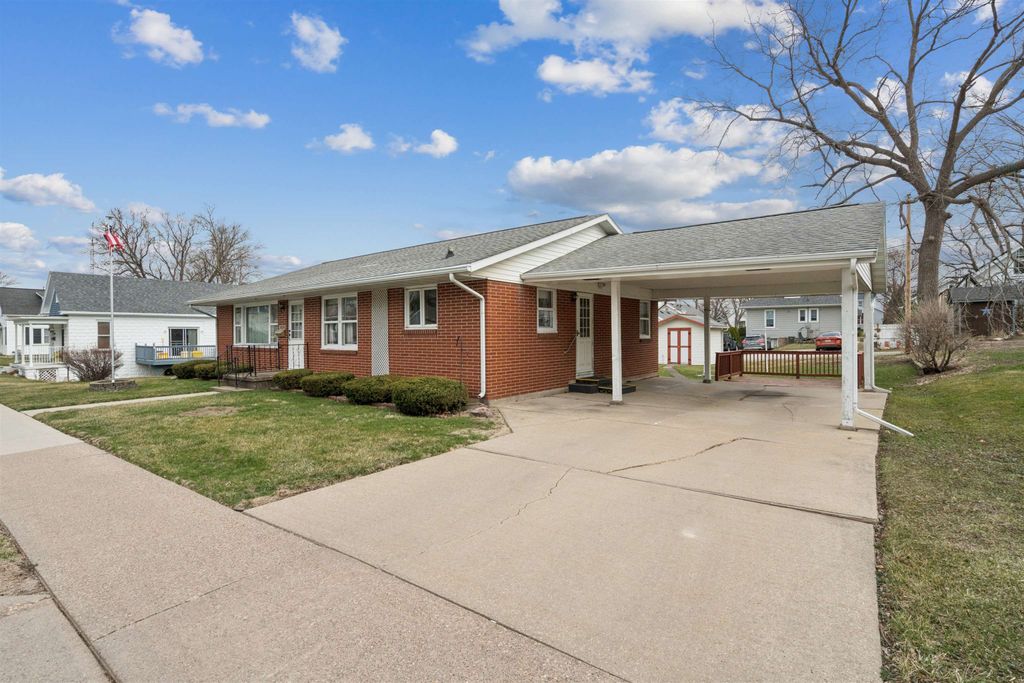 Photo of Dubuque, IA 52001 (MLS # 154345)