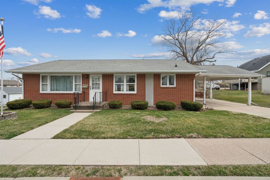 Photo of Dubuque, IA 52001 (MLS # 154345)