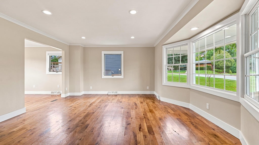 Photo of Dubuque, IA 52003 (MLS # 155547)