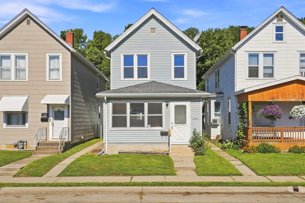 Photo of Dubuque, IA 52001 (MLS # 155668)