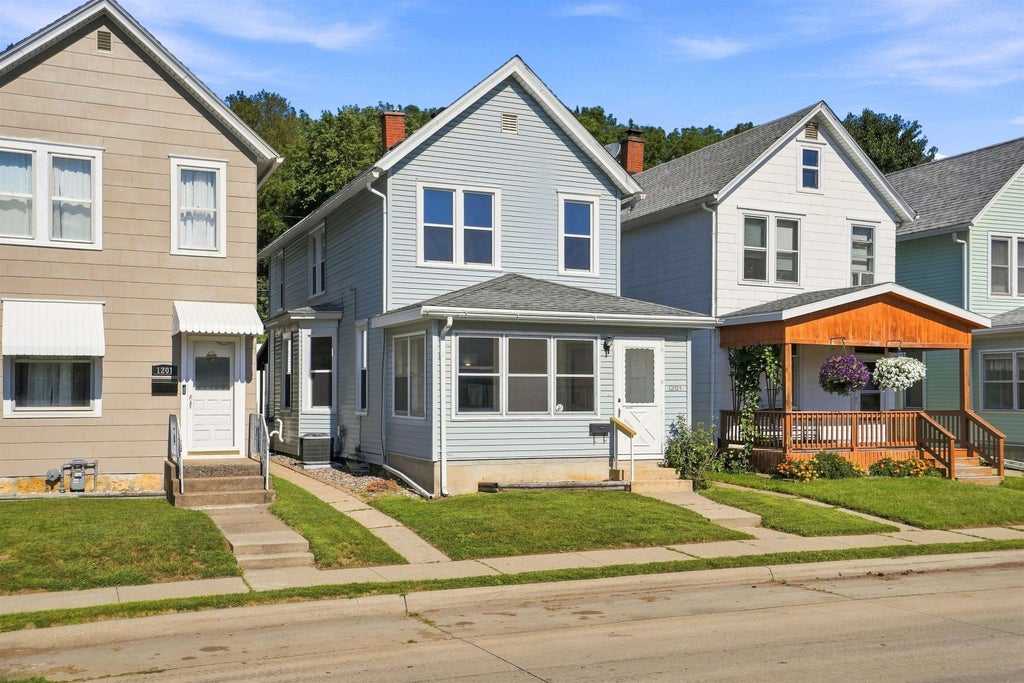 Photo of Dubuque, IA 52001 (MLS # 155668)