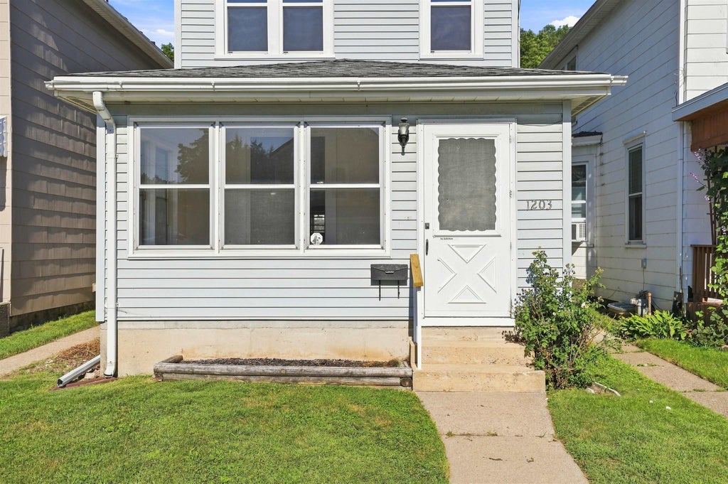 Photo of Dubuque, IA 52001 (MLS # 155668)