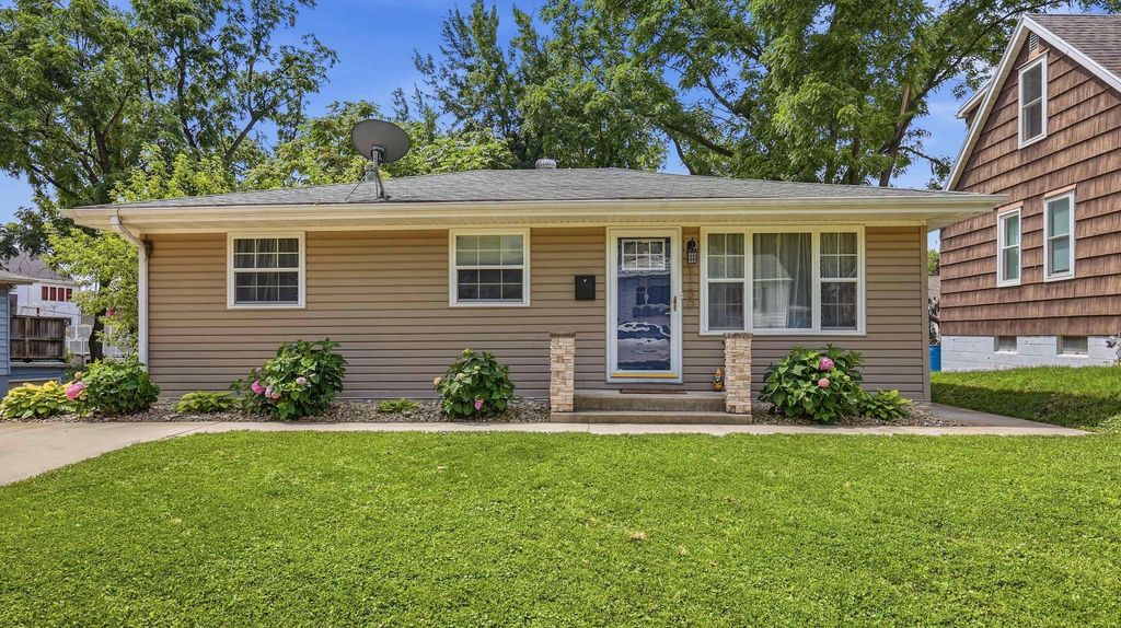 Photo of Dubuque, IA 52001 (MLS # 155064)