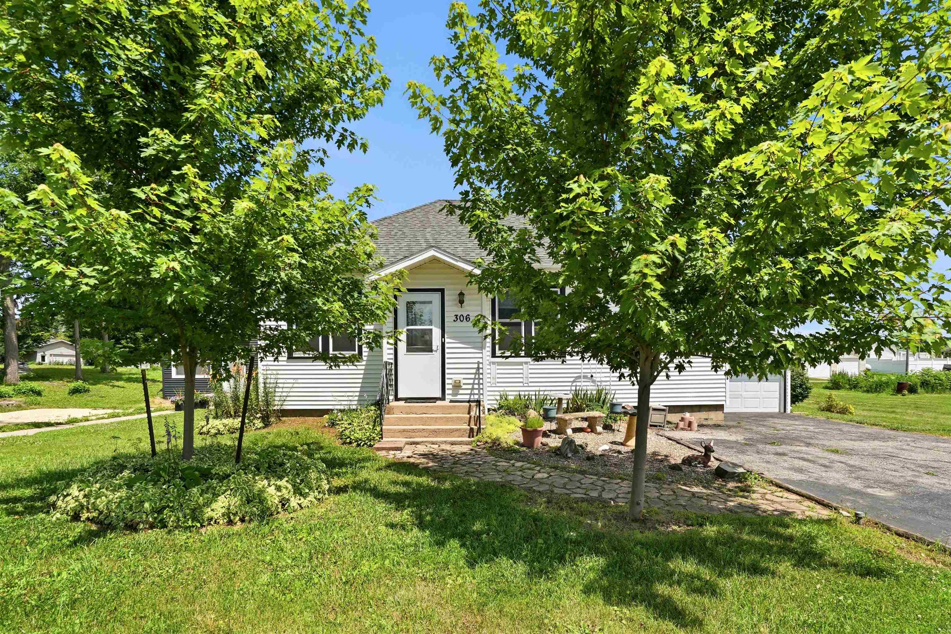 306 Franklin Street - Photo 3