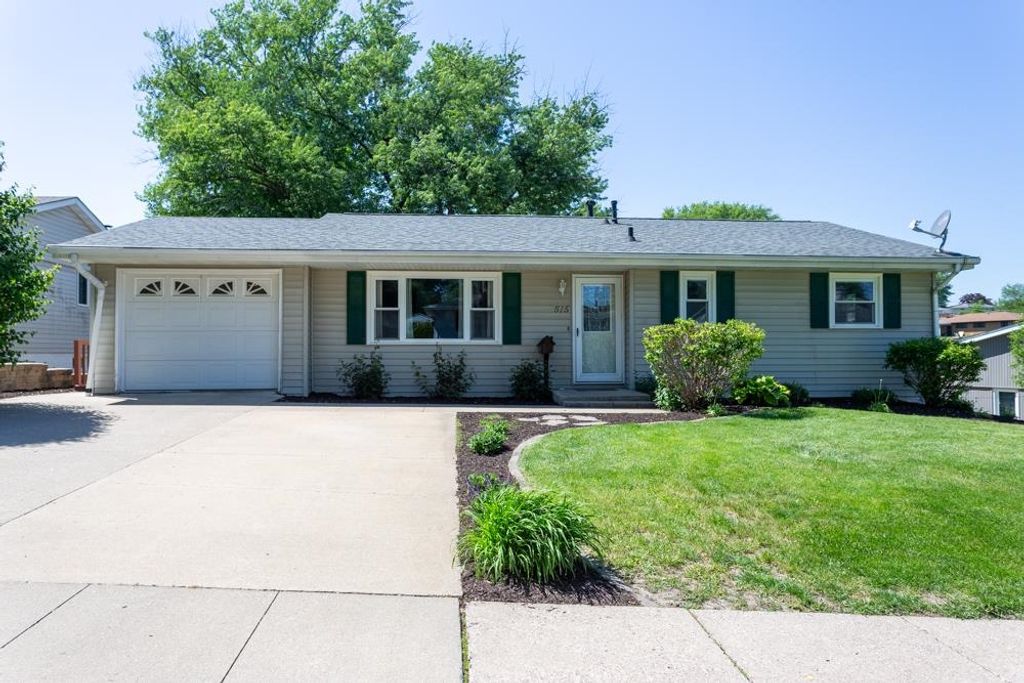 Photo of Dubuque, IA 52001 (MLS # 154682)