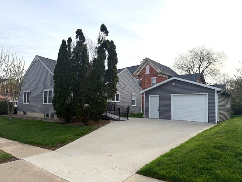 Photo of Maquoketa, IA 52060 (MLS # 154416)