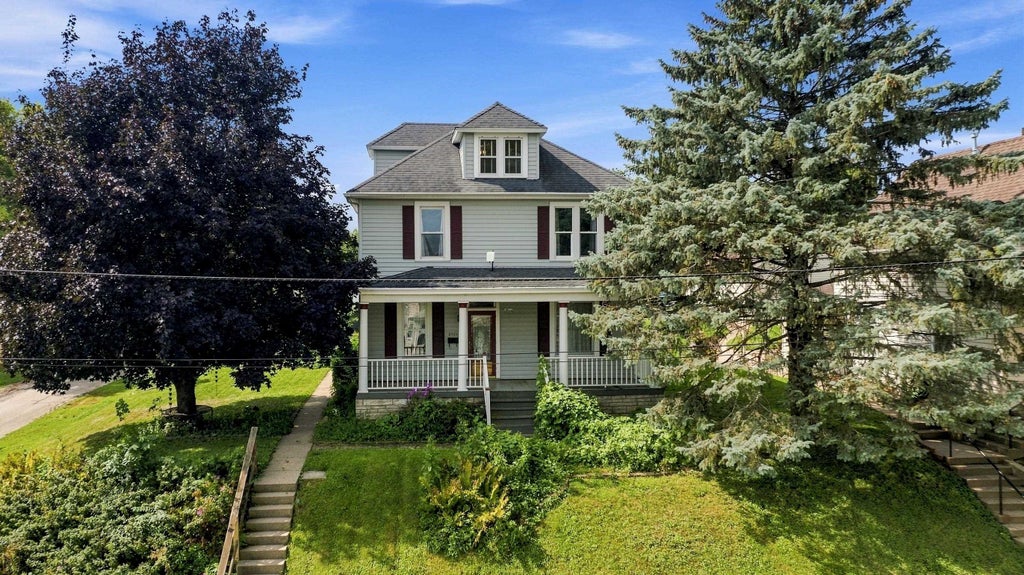 Photo of Dubuque, IA 52001 (MLS # 155664)