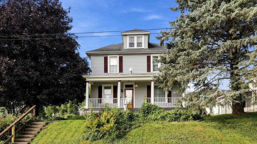 Photo of Dubuque, IA 52001 (MLS # 155664)