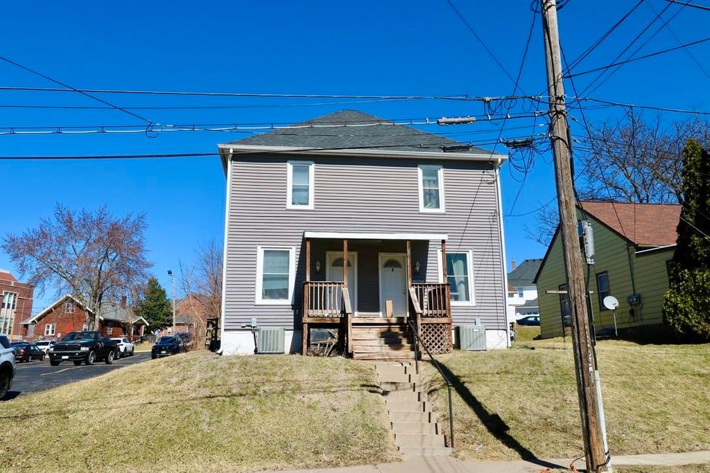 Photo of Dubuque, IA 52001 (MLS # 154127)