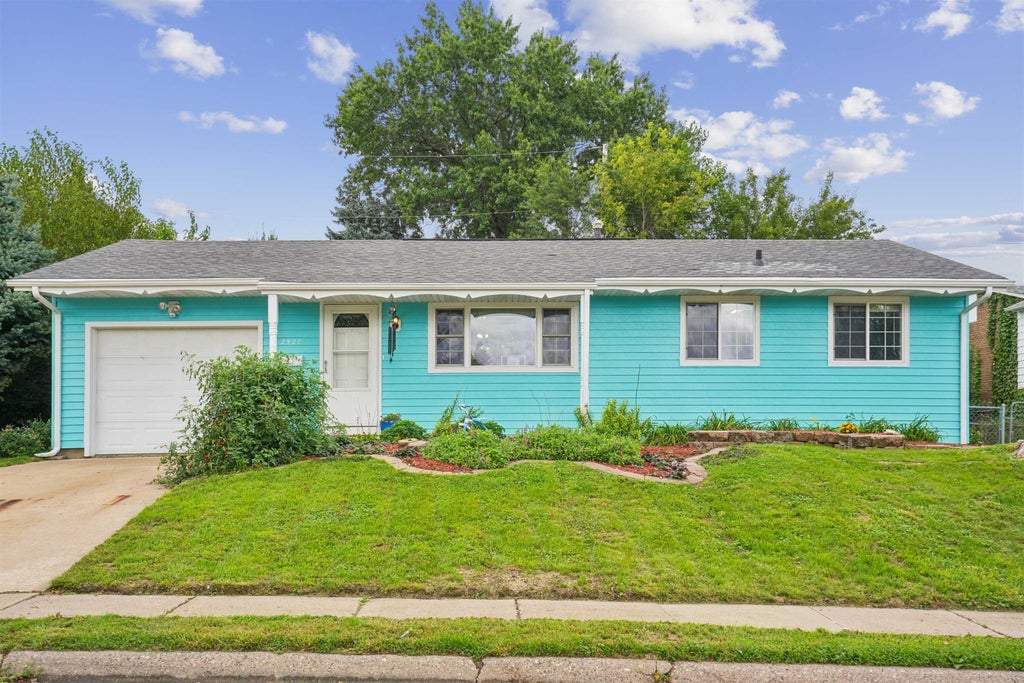 Photo of Dubuque, IA 52001 (MLS # 155807)