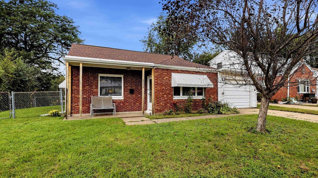 Photo of Dubuque, IA 52001 (MLS # 155791)