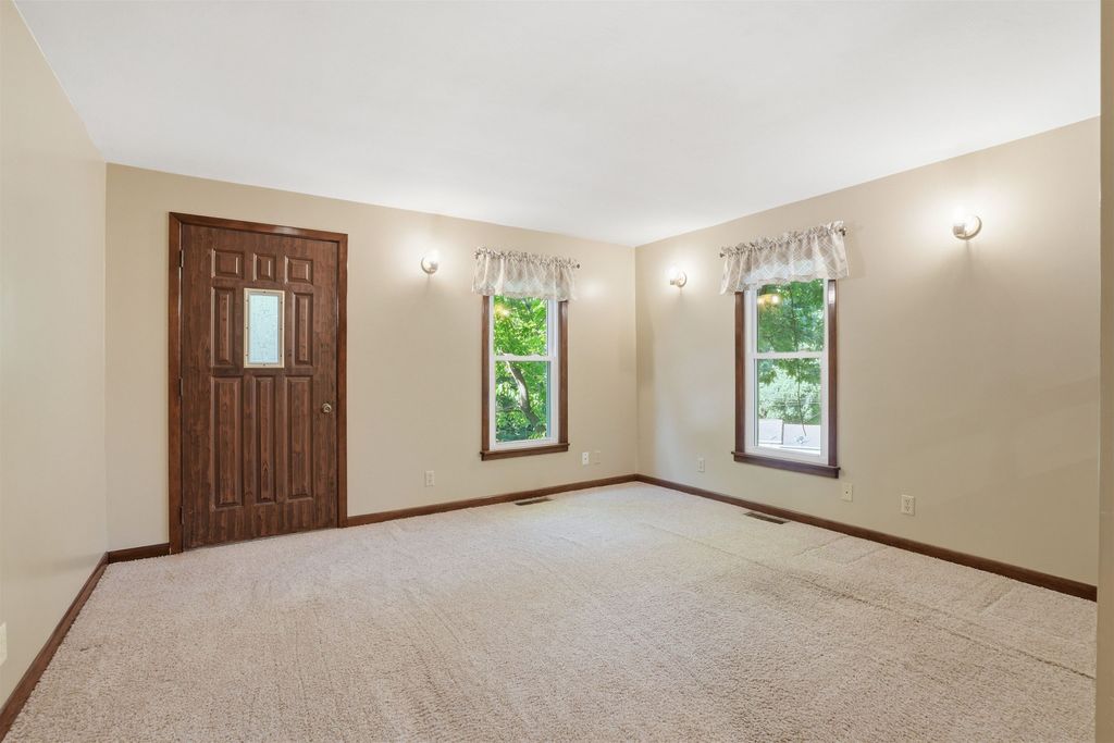 Photo of Dubuque, IA 52001 (MLS # 155152)