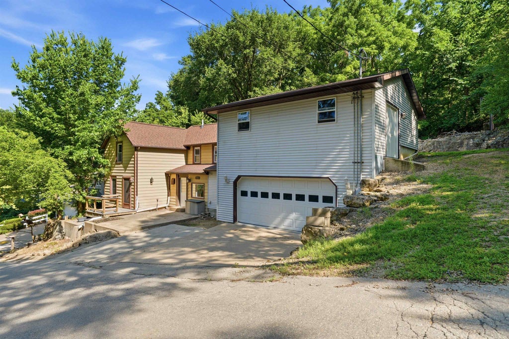 Photo of Dubuque, IA 52001 (MLS # 155152)