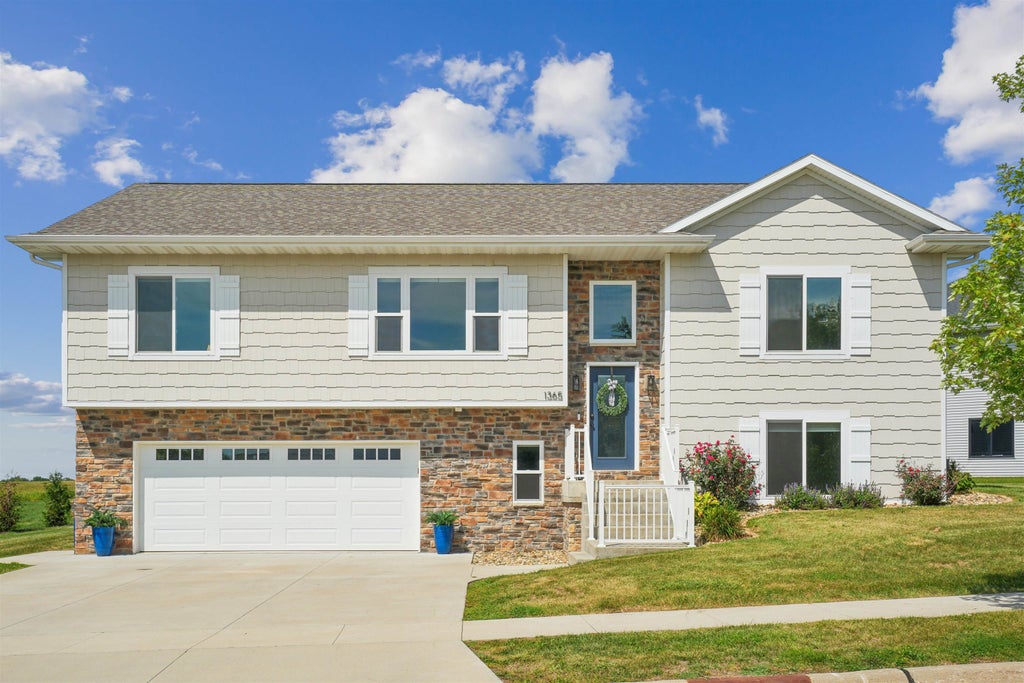 Photo of Dubuque, IA 52003 (MLS # 155688)