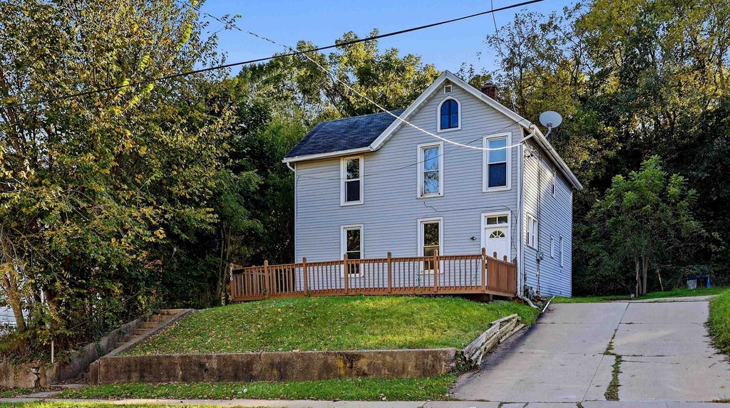 Photo of Dubuque, IA 52001 (MLS # 155885)