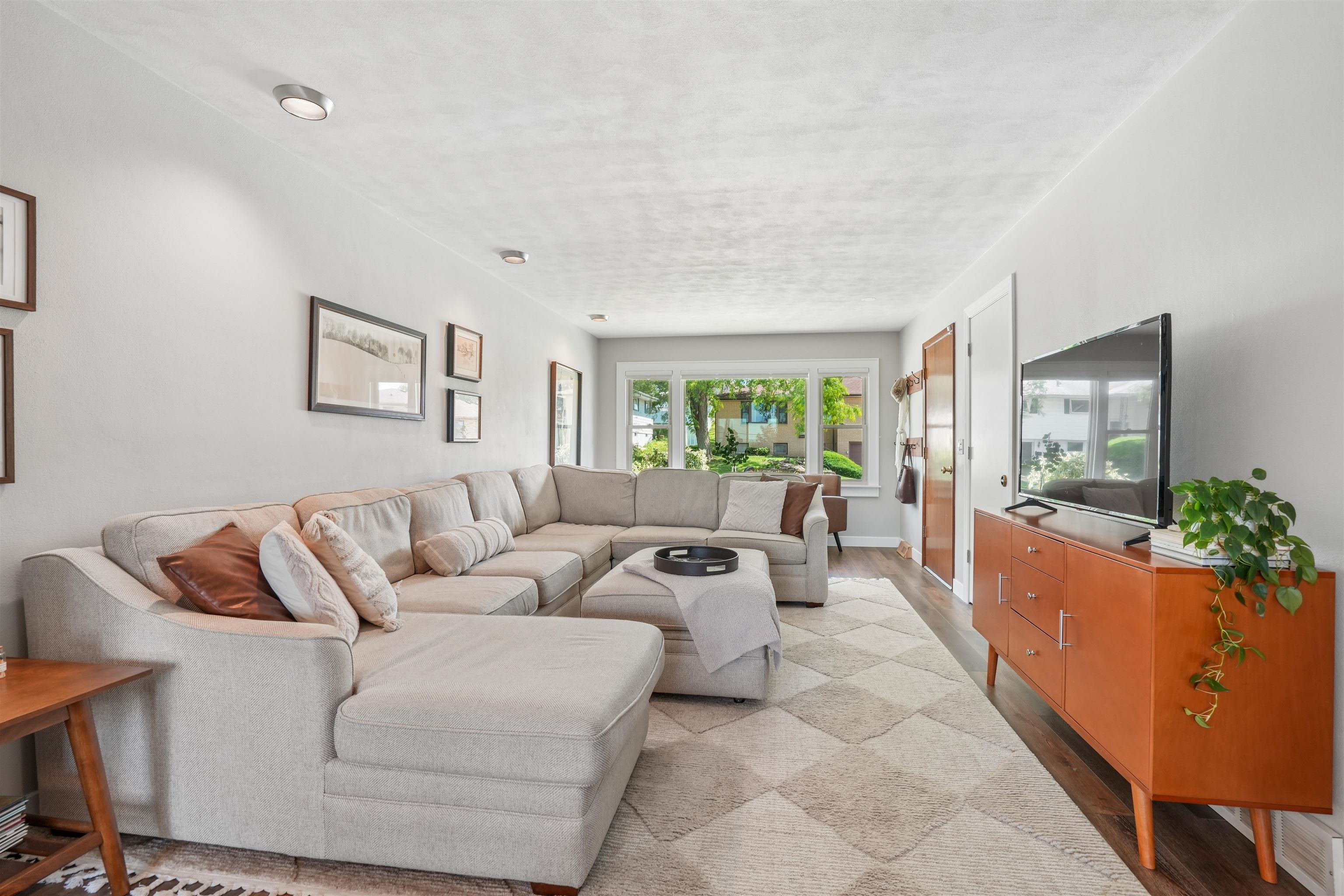 1209 Madera Street - Photo 3