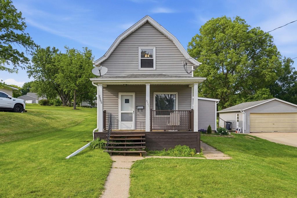 Photo of Dubuque, IA 52001 (MLS # 154808)