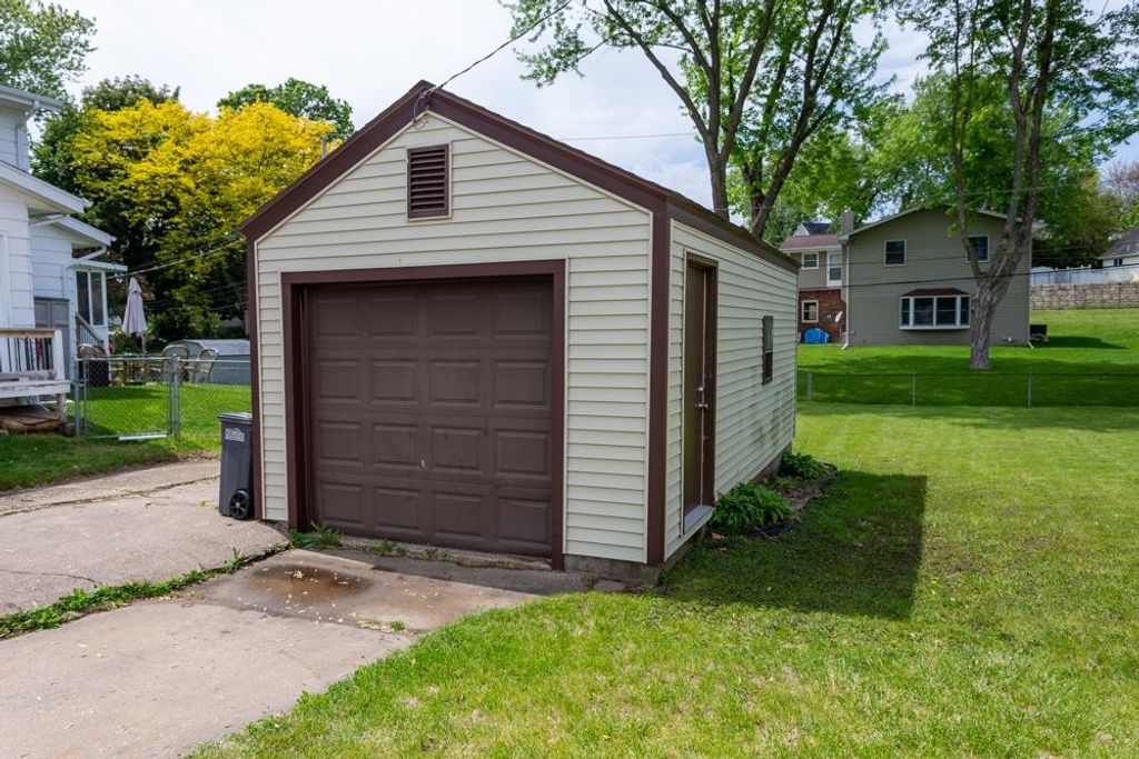 Photo of Dubuque, IA 52001 (MLS # 154623)