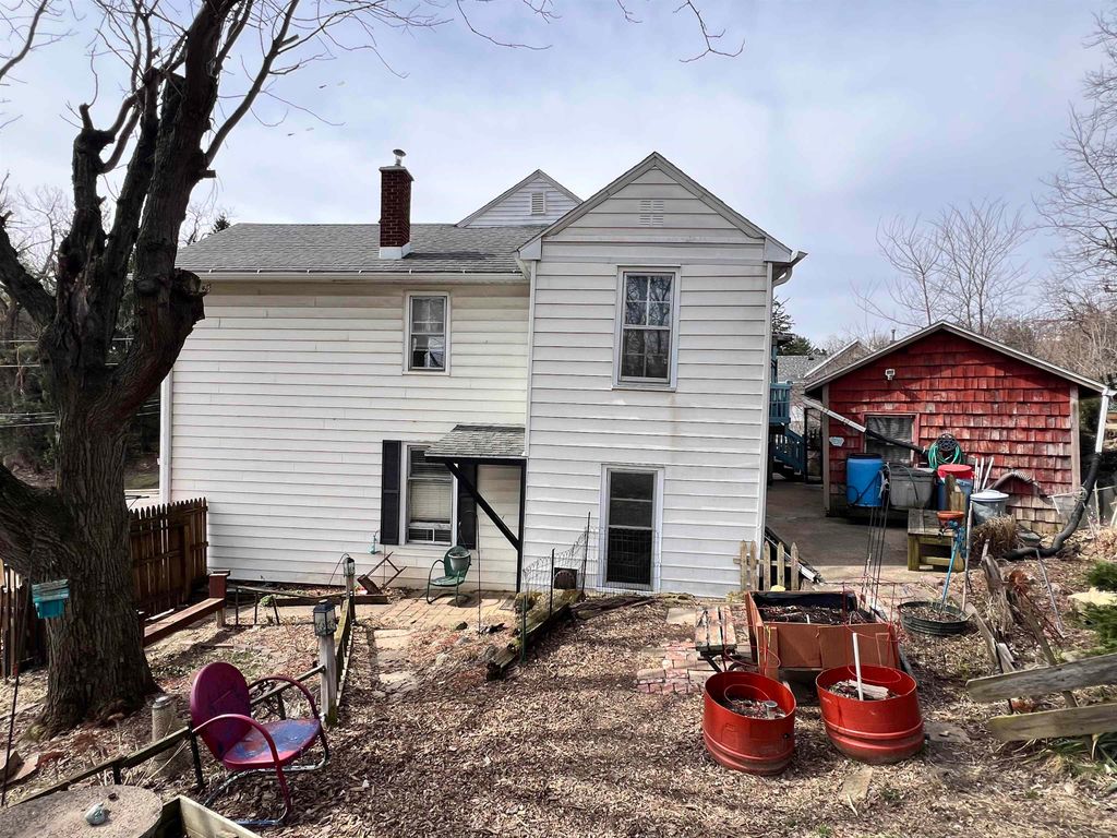 Photo of Dubuque, IA 52001 (MLS # 154314)