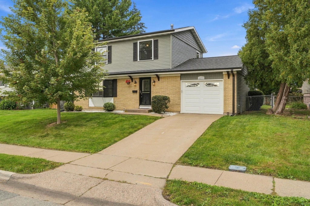 Photo of Dubuque, IA 52002 (MLS # 155919)