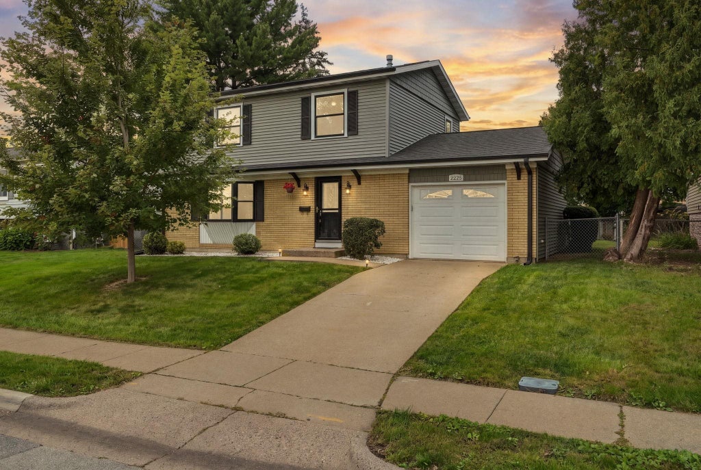 Photo of Dubuque, IA 52002 (MLS # 155919)