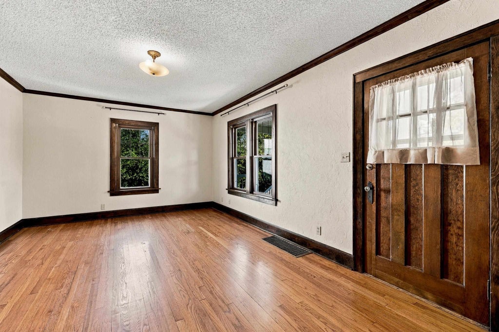 Photo of Dubuque, IA 52001 (MLS # 155931)