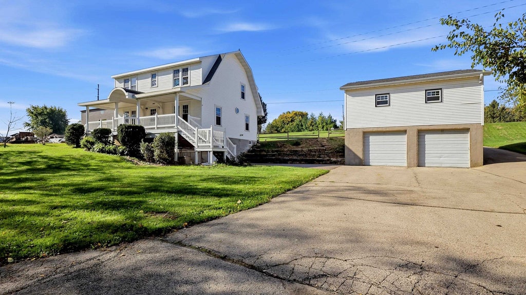 Photo of Dubuque, IA 52001 (MLS # 155931)