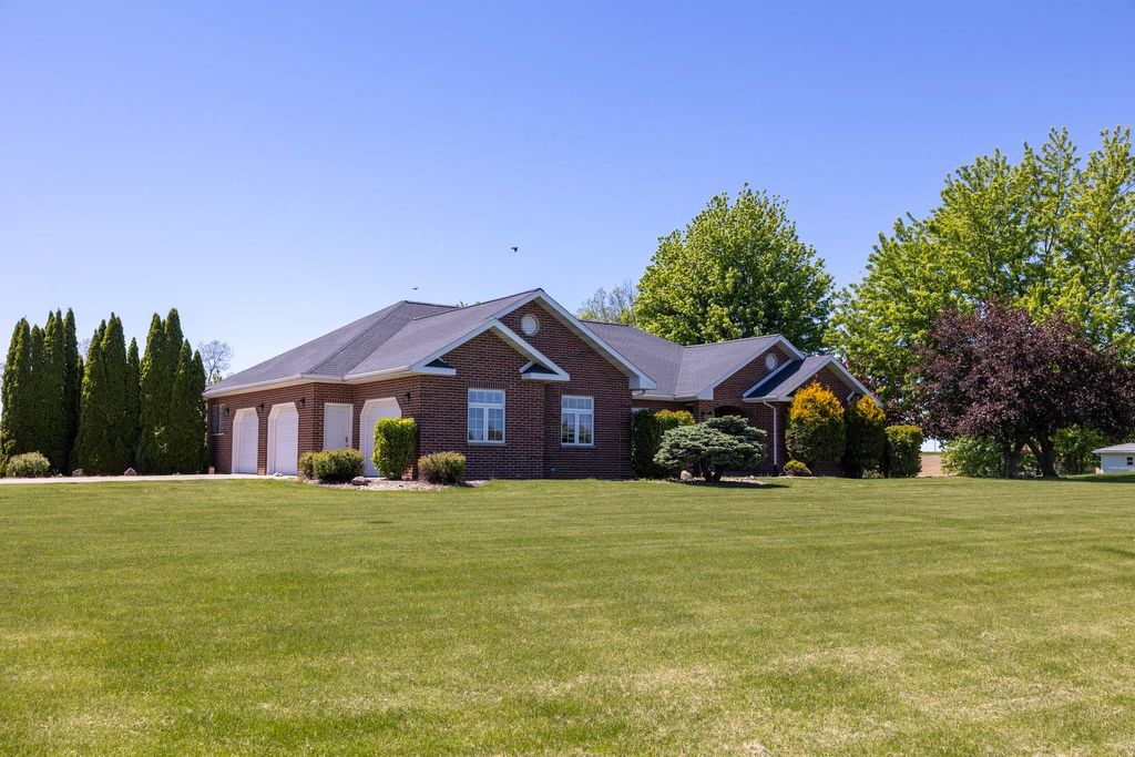 Photo of Dubuque, IA 52002 (MLS # 154640)