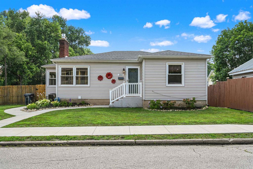Photo of Dubuque, IA 52001 (MLS # 155267)