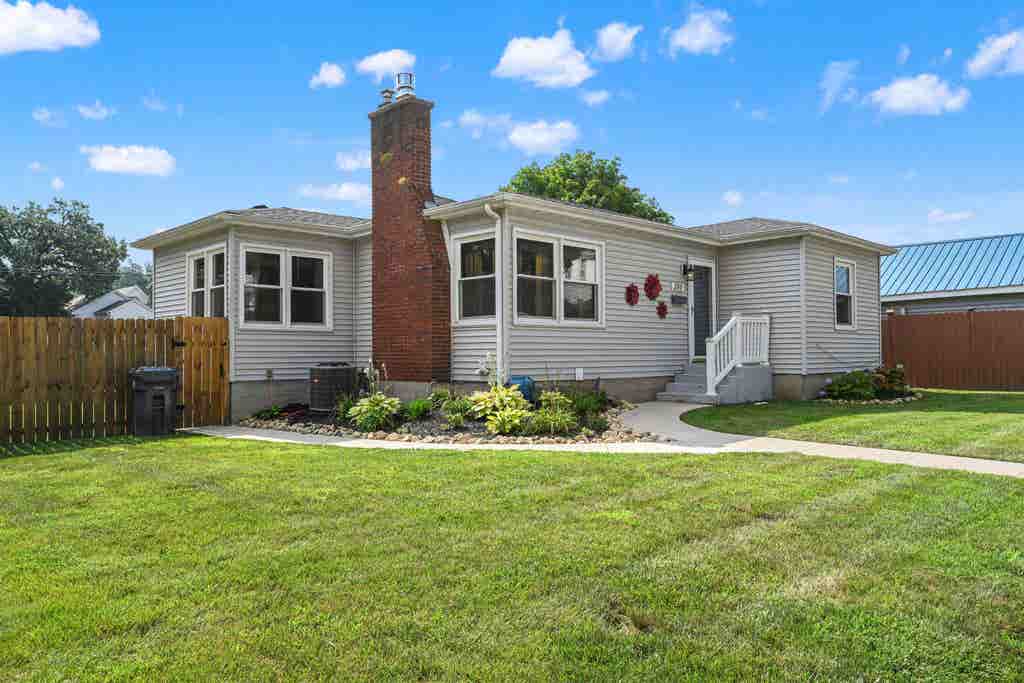 Photo of Dubuque, IA 52001 (MLS # 155267)