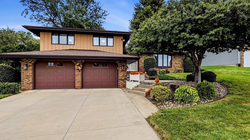 Photo of Dubuque, IA 52001 (MLS # 155773)