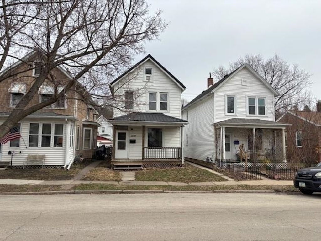 Photo of Dubuque, IA 52001 (MLS # 154196)