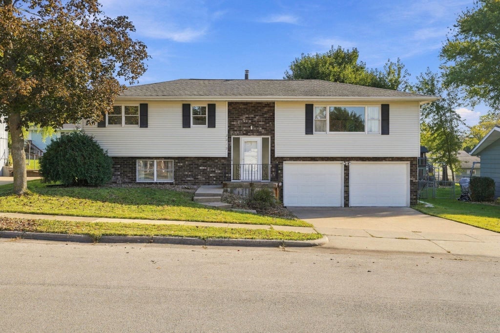 Photo of Dubuque, IA 52002 (MLS # 156007)