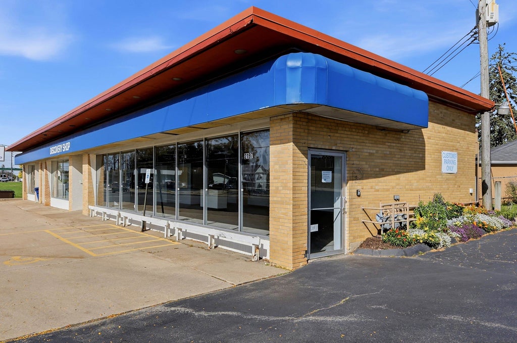 Photo of Dubuque, IA 52001 (MLS # 155948)