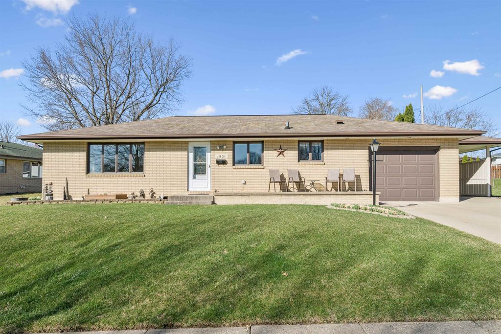 Photo of Dubuque, IA 52001 (MLS # 154247)