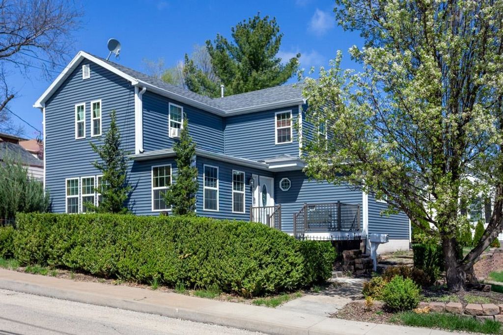 Photo of Dubuque, IA 52001 (MLS # 154428)