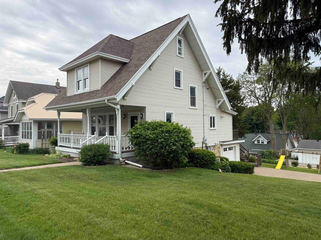 Photo of Dubuque, IA 52001 (MLS # 154701)