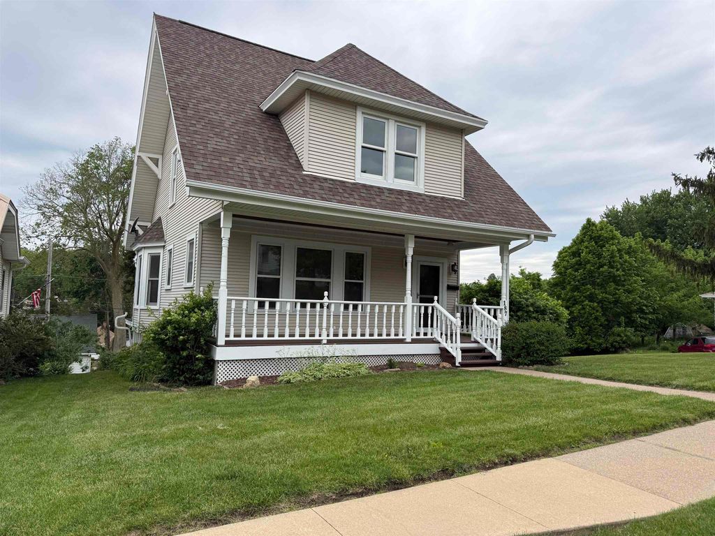 Photo of Dubuque, IA 52001 (MLS # 154701)