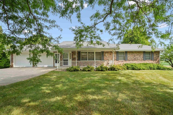 10611 JORDAN LN, DUBUQUE, IA 52003 - Image ee1d0da11ceffbeed09b64beca4d9493/3790895497