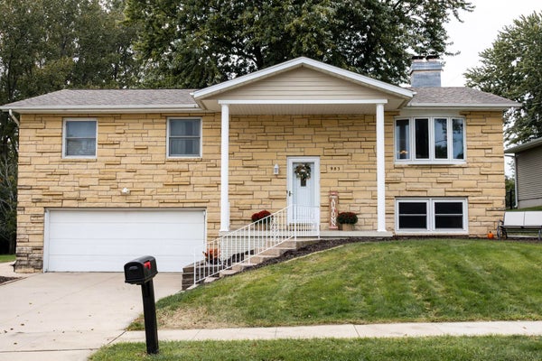 983 RICHARDS RD, DUBUQUE, IA 52003 - Image ef48142eb547fdad7b5e97964c869cbb/4054415807