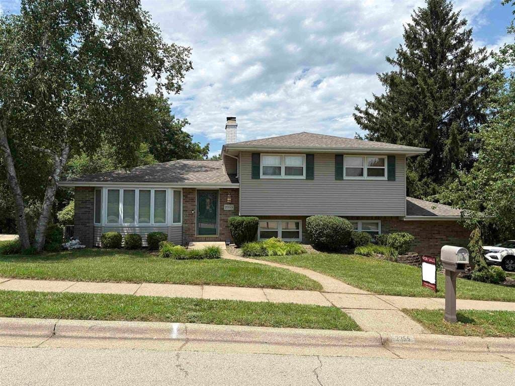 Photo of Dubuque, IA 52001 (MLS # 155144)