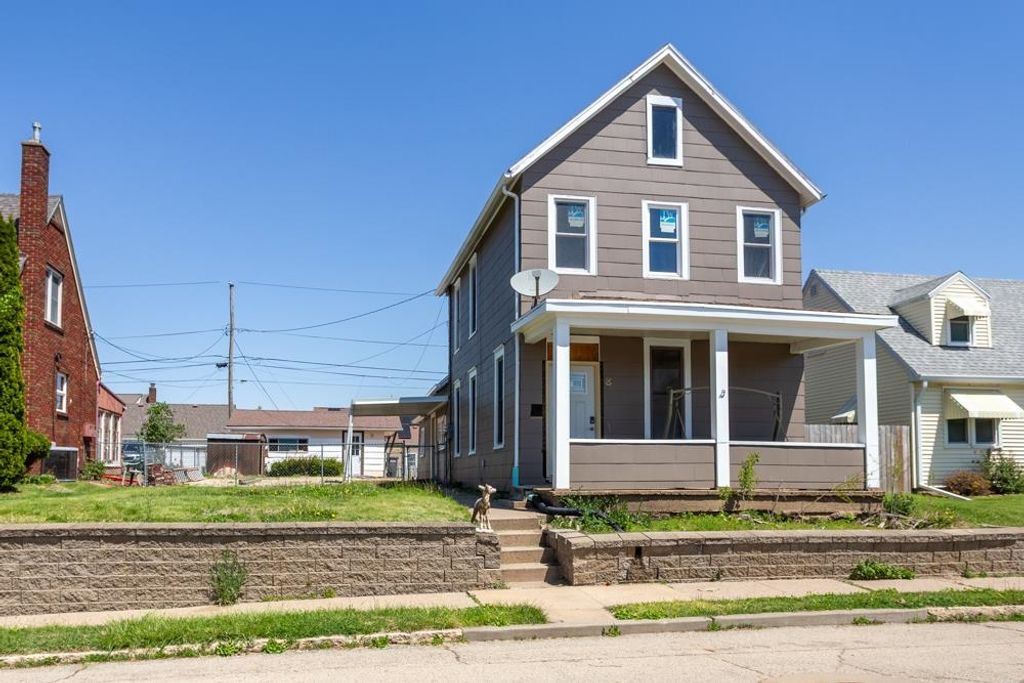 Photo of Dubuque, IA 52001 (MLS # 154579)
