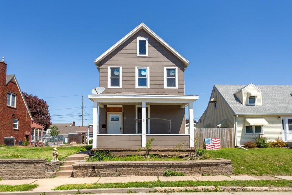 Photo of Dubuque, IA 52001 (MLS # 154579)