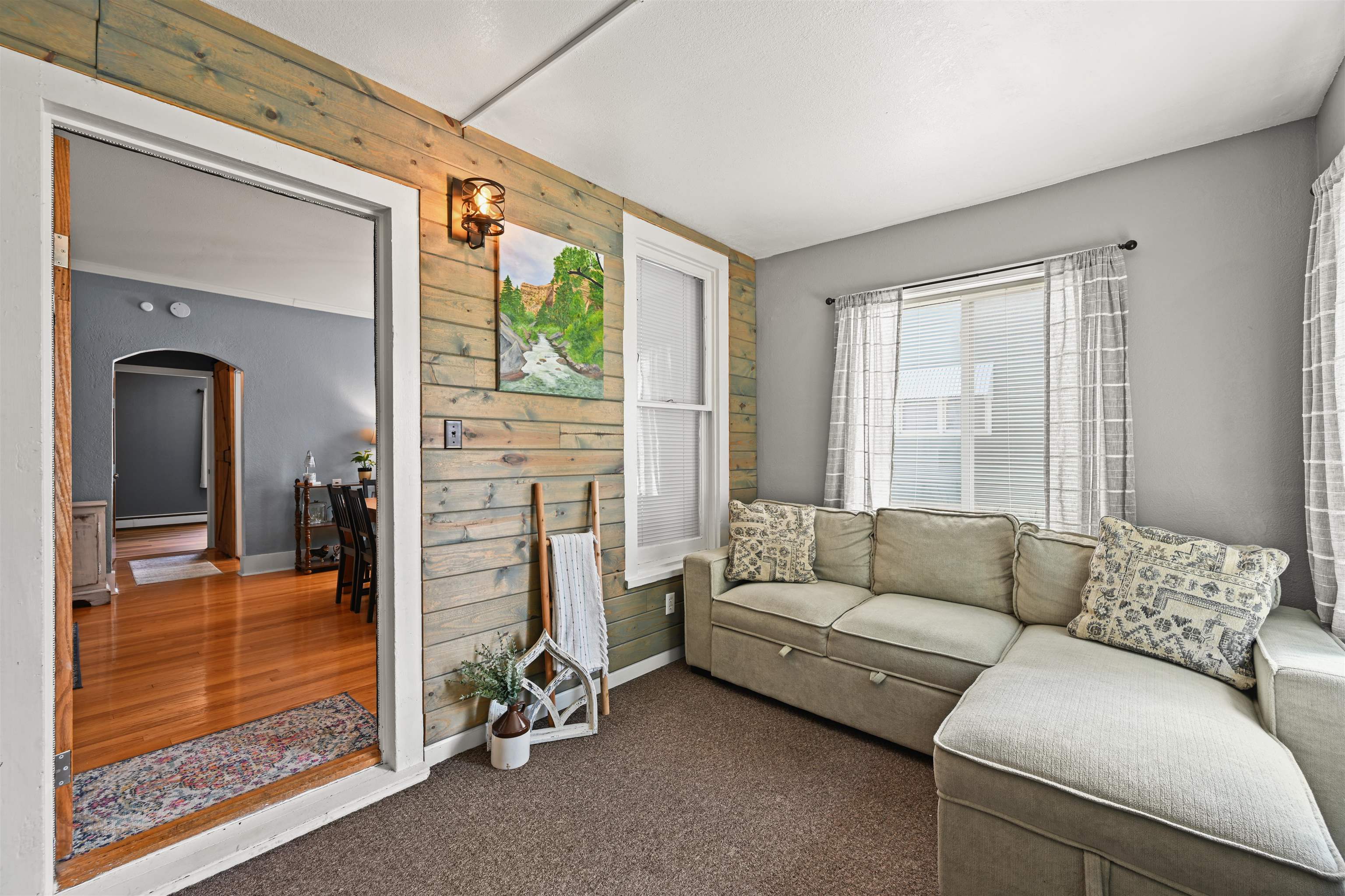628 1st Ave W.