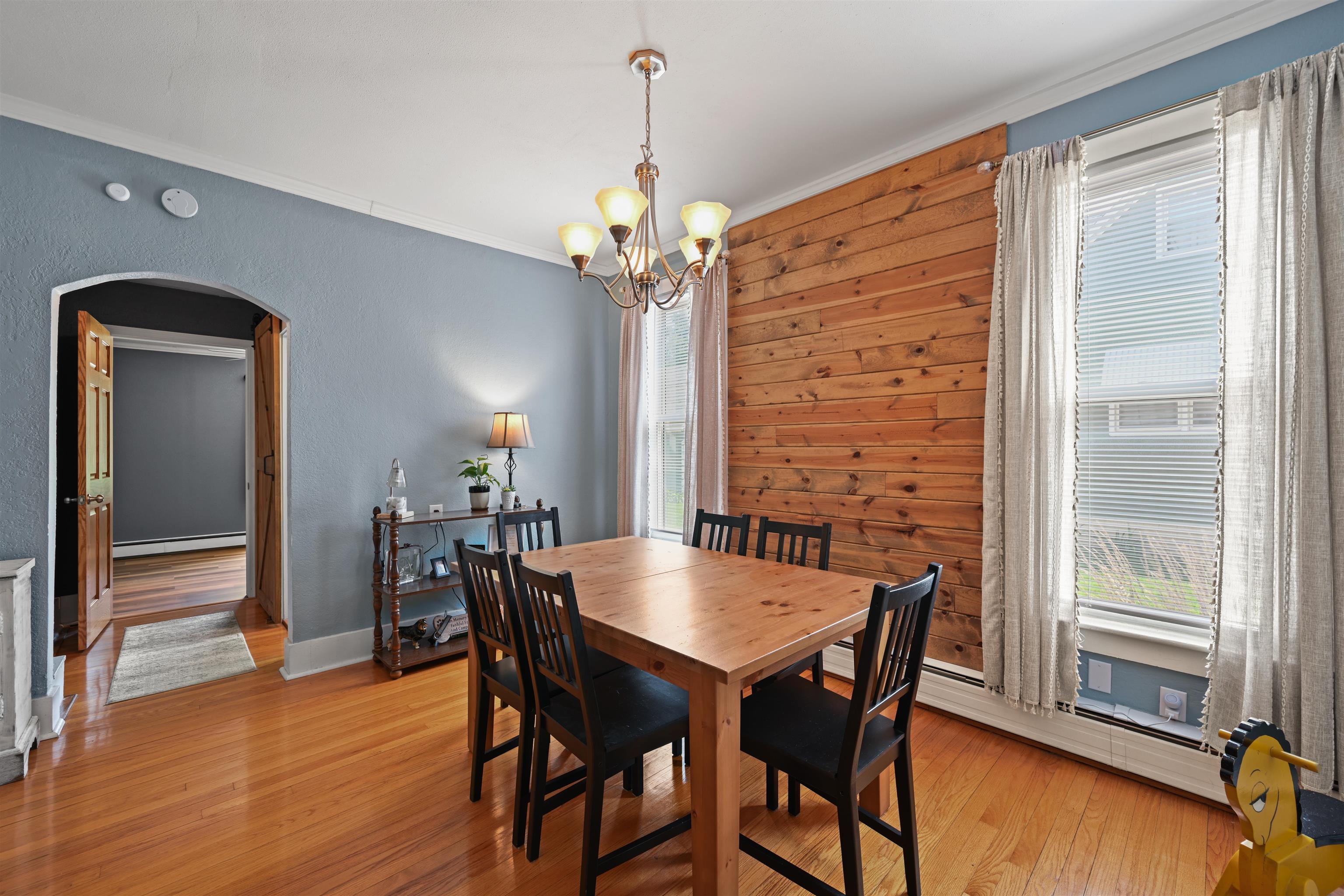 628 1st Ave W.