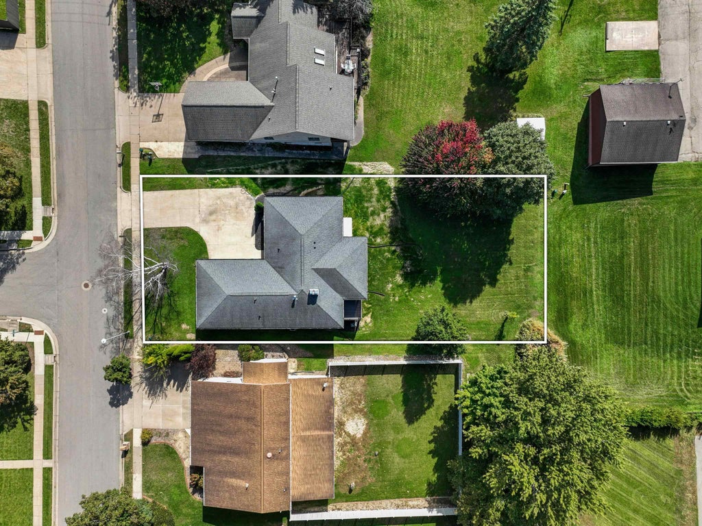 Photo of Dubuque, IA 52003 (MLS # 155908)