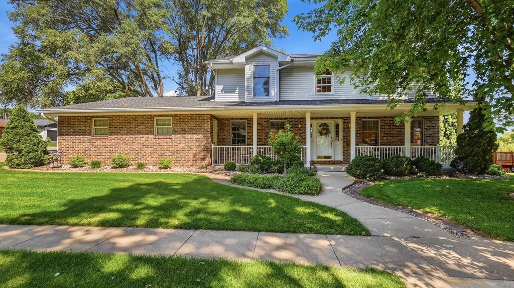 Photo of Dubuque, IA 52003 (MLS # 155061)