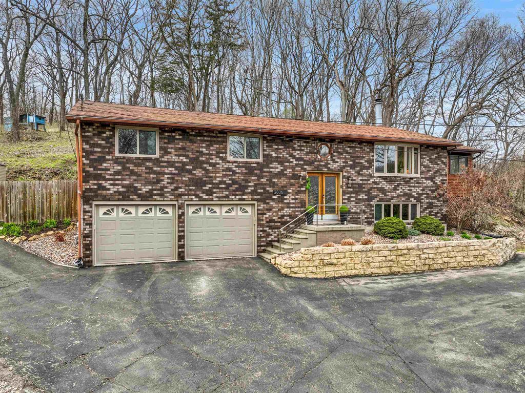 Photo of Dubuque, IA 52001 (MLS # 154348)