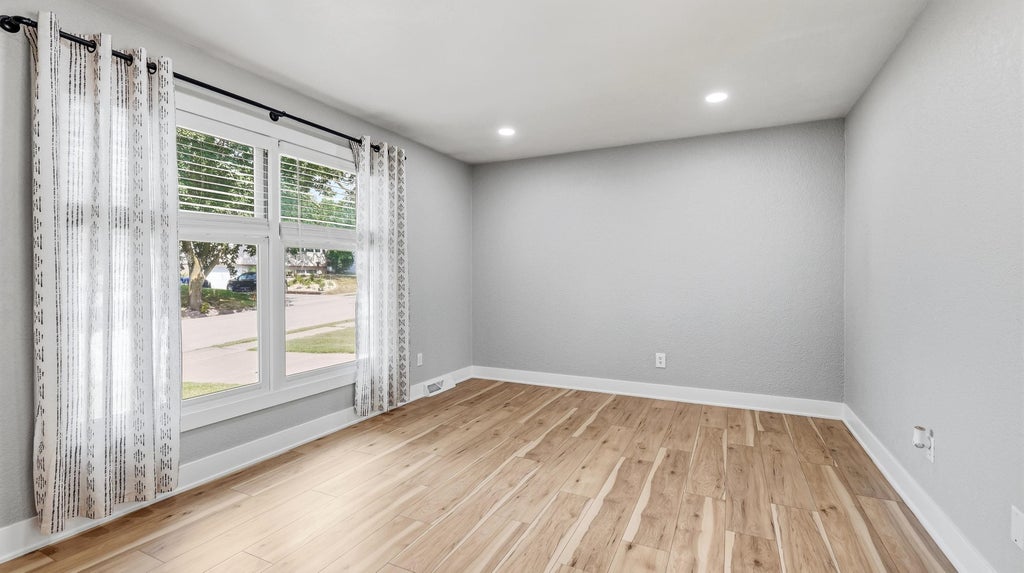 Photo of Dubuque, IA 52001 (MLS # 155341)